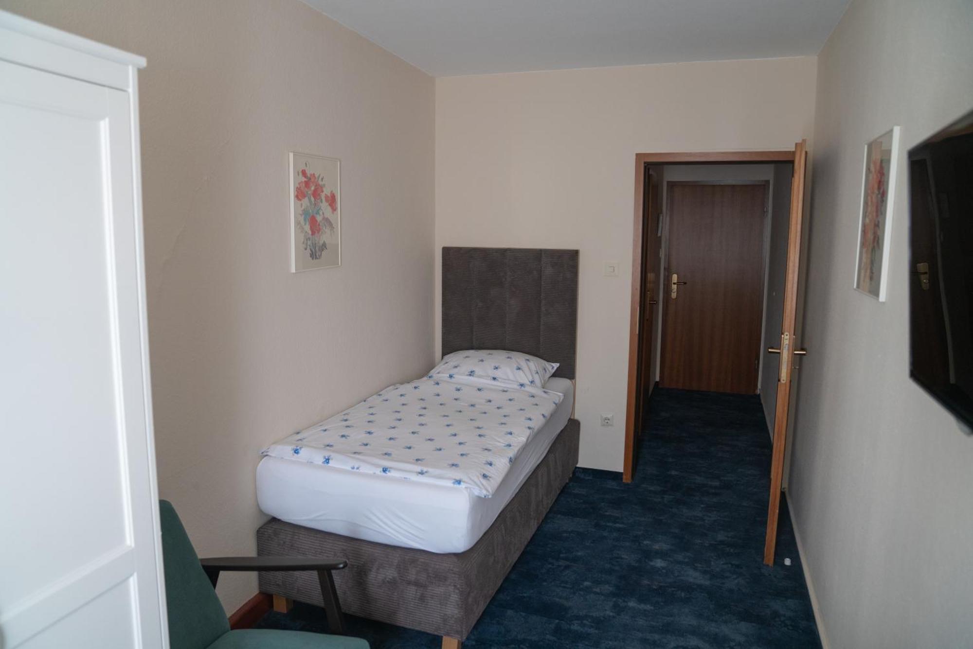 Hotel Zum Grafen Hallermunt Springe Esterno foto