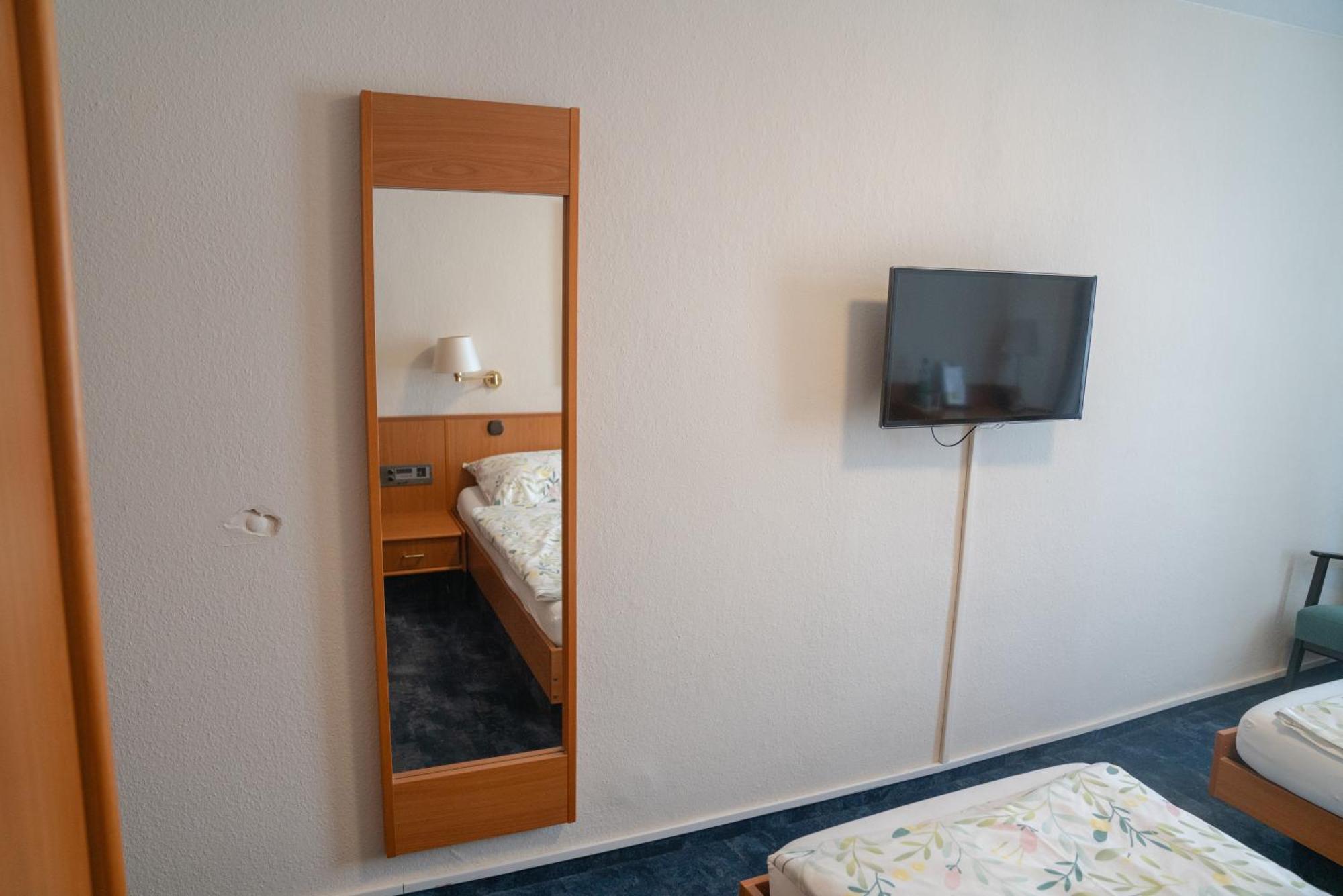 Hotel Zum Grafen Hallermunt Springe Esterno foto
